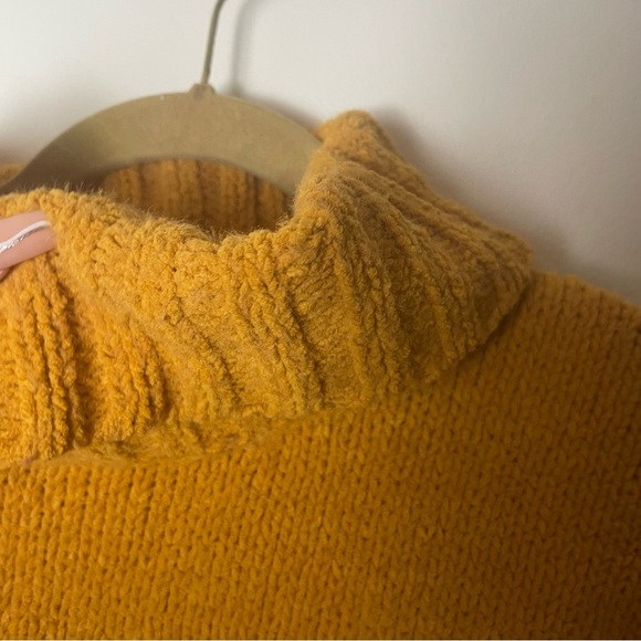 Primark Soft and Cozy Mustard Yellow Turtleneck Sweater Size Medium - Picture 8 of 9